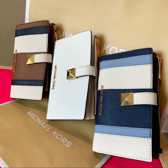 Michael Kors Large Karla Luggage Leather Wallet - Picture 8 of 8